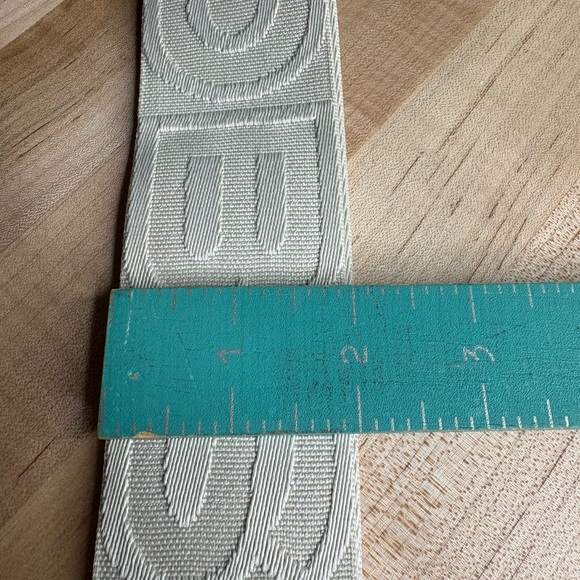 Marc Jacobs Cream Strap - Picture 6 of 6